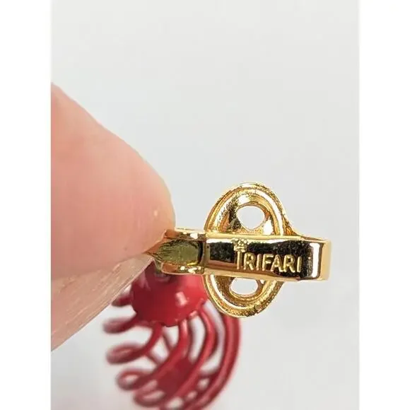 Vintage CROWN TRIFARI  Earrings Red enamel CAGE - dangle drop clip on Retro - Picture 5 of 6